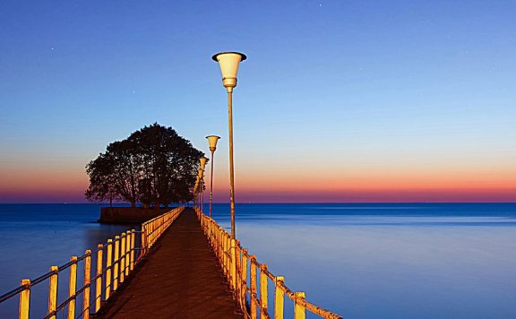 下列各项中,属于在以后会计期间满足规定条件时将重分类进损益的其他综合收益的有(  )。