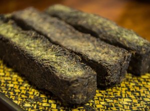 首次公开发行股票网下配售时,发行人和主承销商可以向其配售股票的投资者为(       )。