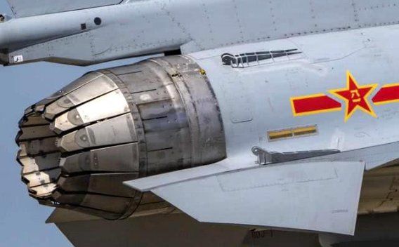 居民个人李某2020年12月通过深港通购买了境内某公司在香港联交所上市的H股股票。2021年3月,该公司向李某分配上年度H股股息2000元。该公司对此笔股息应代扣代缴的个人所得税为()。