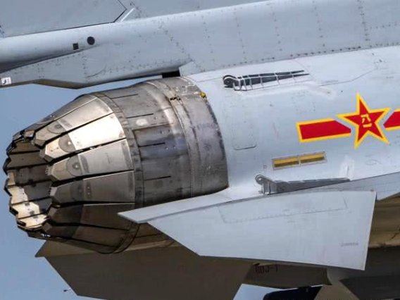 在采用收益法评估资产价值时，所使用的权益额应当为（    ）。