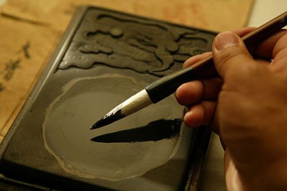 关于医疗机构处方调剂和审核的说法，错误的是（   ）。