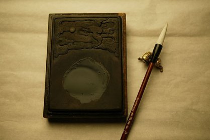 脏腑经络功能减退,血液生成不及,运行迟缓,水液在体内潴留等病变,与气机功能失常密切相关的是( )。