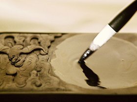 不考虑其他因素，下列各项有关收入确认时点的表述中，正确的有（ ）。