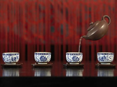 根据票据法律制度的规定,下列主体中,属于票据上主债务人的是()。