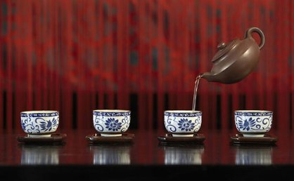 按中医五味理论,具有苦能清泄的中药是(  )。