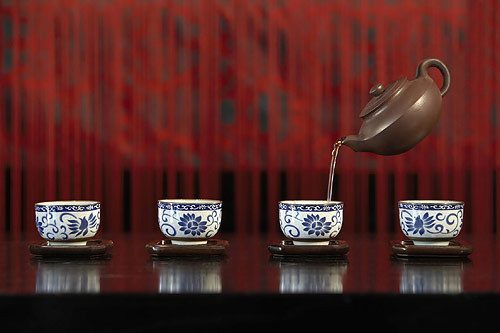 下列关于企业商品销售收入确认的税务处理中，符合企业所得税法规定的是（）。